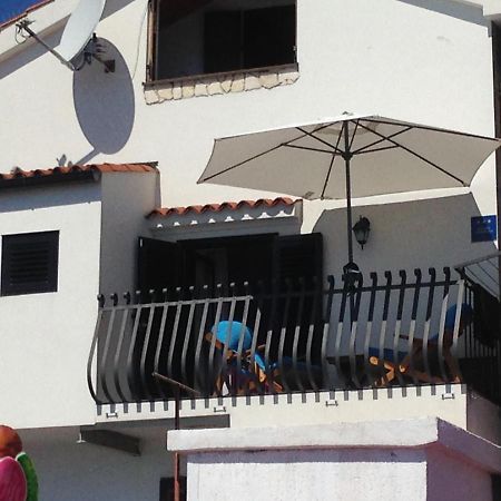 Baska Apartment-Studio Fiorino Exterior photo